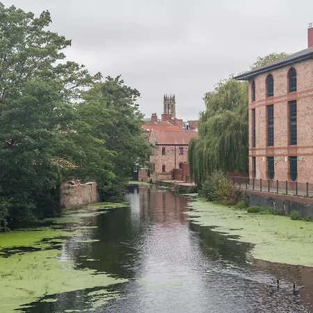 Chocolets - The Foss Apartment